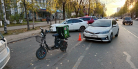 В Сыктывкаре водитель Toyota наехал на женщину на электровелосипеде - ИА Комиинформ