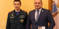 Депутат Саратовской облдумы Калинин награждён медалью МЧС России - Газета Репортер