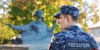 Росгвардейцы в Рязани почтили память Сергея Есенина чтением его стихов (видео) - Росгвардия