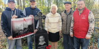 КИНЕШЕМСКИЕ КОММУНИСТЫ, ВЕТЕРАНЫ  ПОЧТИЛИ ПАМЯТЬ ЗАЩИТНИКА БЕЛОГО ДОМА - КПРФ