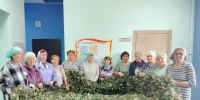 Мастерицы из Русского Макулова создают щит для бойцов - Волжская новь