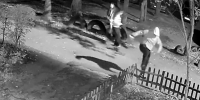 Школьники ночью устроили погром во дворе дома на Артамонова в Воронеже - Обозреватель.Врн