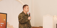 В КГУ состоялись митинг и официальное открытие второй профильной смены Акселератора волонтёрских студенческих проектов в поддержку СВО «Передний край – Курск». - КГУ