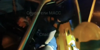 Спасатели вытащили мужчину из автомобиля после ДТП в Новосибирске - КП-Новосибирск