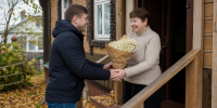 Маме-Раку — ромашковое лето, маме-Козерогу — строгие розы: какие букеты подарить на День матери по знаку зодиака - Pg12.Ru