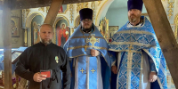 В праздник Рождества Пресвятой Богородицы благочинный Навлинского церковного округа совершил праздничные богослужения в Казанском храме посёлка Навля и вручил алтарнику медаль Министерства Обороны - Навлинское благочиние