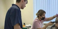 В Лангепасе запустили парикмахерские услуги на дому для лежачих пациентов - ИД Новости Югры