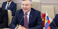 Сенатор Российской Федерации А.Г. Варфоломеев поздравил с Днём учителя - ГТРК Бурятия