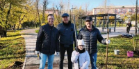 Депутаты Думы Иркутска и горожане озеленили парк Комсомольский - Baikal24.Ru