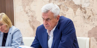 Вопросы модернизации аэропортов Сеймчана и Эвенска обсудили на встрече губернатора Сергея Носова и руководителя Росавиации Дмитрия Ядрова - Единая Россия