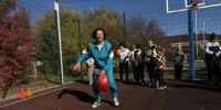 Бабушки и внуки вышли на спортивную эстафету - Teleport2001.Ru
