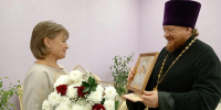 Священник в Салыме поздравил педагогов школ с Днём Учителя - Ханты-Мансийская Митрополия