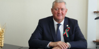 Поздравление Главы района Разифа Каримова  с Днём учителя! - Заинский район