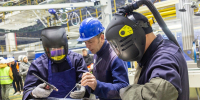 Студенты собрали в Челнах свыше пяти тысяч КАМАЗов - Chelny-Biz.Ru