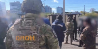В Хабаровске сотрудники ОМОН оказали содействие при проверке иностранных граждан, незаконно осуществляющих трудовую деятельность на территории региона (видео) - Росгвардия