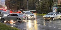 Фото: Ксения Снежинская, PRIMPRESS | Две Toyota разнесло на перекрестке во Владивостоке после жесткого столкновения - PrimPress.Ru
