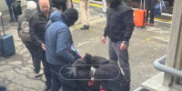 На екатеринбургском вокзале пассажира электрички скрутили люди в масках - КП Екатеринбург