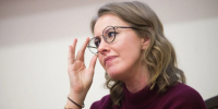 Ксения Собчак не устает повторять, что для нее в мужчине главное — интеллект. Но, кажется, не только в этом дело | Источник: Артем Устюжанин / E1.RU - 29.Ru