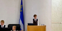 Дмитрий Ошурков провел экскурсию по Тюменской городской Думе для учеников гимназии № 21 - Городская Дума