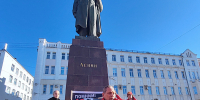 В ИВАНОВЕ СОСТОЯЛАСЬ АКЦИЯ ПАМЯТИ ЖЕРТВ РАССТРЕЛА ВЕРХОВНОГО СОВЕТА РФ - КПРФ