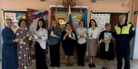 Сотрудники Одинцовской Госавтоинспекции поздравили педагогов с профессиональным праздником - Городской округ Одинцово