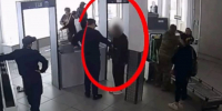В Воронеже на вокзале задержали пассажирку, у которой при досмотре выпал сверток с мефедроном - РИА Воронеж