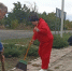 Руководители и воспитанники Червонопартизанского Дворца культуры им.Ленина сделали уборку возле памятного знака - Администрация города Свердловска и Свердловского района
