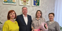 Партийцы поздравили учителей Югры с профессиональным праздником - Единая Россия