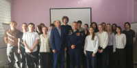 Урок мужества в школе №48: Герой России Алексей Линёв поговорил со школьниками о службе и долге - MegaTyumen.Ru