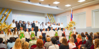 Учащиеся школы № 69 поздравили педагогов с Днем учителя - Информационно-аналитическое управление г. Ижевск