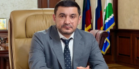 Поздравление Главы Дербентского района Эльмана Аллахвердиева с Днём учителя - Дербентский район