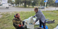 В центре Волжского волонтеры очистили территорию и собрали 36 мешков мусора - Volzsky.Ru