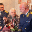 Офицеры СК поздравили 100-летнюю учительницу с Днем учителя - Комсомольская правда