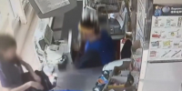 Кража денег из кассы работником магазина в Воронеже попала на видео - МОЁ! Online