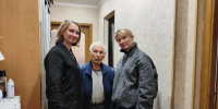 Работники  библиотек города Курска по-прежнему поздравляют курян с Днём пожилого человека - Городские Известия