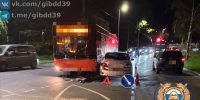 В Калининграде на ул. Судостроительной «Тойота» врезалась в автобус (фото) - NewKaliningrad.Ru