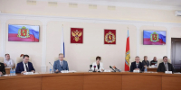 НА ЗАСЕДАНИИ ЗАКОНОДАТЕЛЬНОГО СОБРАНИЯ РАССМОТРЕН БЛОК СОЦИАЛЬНО ЗНАЧИМЫХ ВОПРОСОВ - Газета Маяк