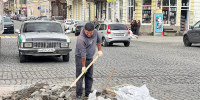 Администрация Владикавказа восстанавливает брусчатку в самом центре города вместо ресурсоснабжающей организации - Администрация г. Владикавказ