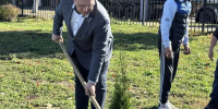 Депутат горсовета принял участие в озеленение спортивной территории - Единая Россия