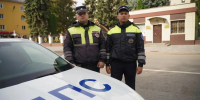 Липецкие автоинспекторы отвезли в больницу почувствовавшего себя плохо мужчину - Комсомольская Правда