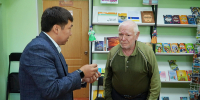 Бывшему учителю труда, защитившему детей от террориста, вручили медаль - Infpol.Ru