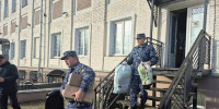 Слушатели Кировского ИПКР ФСИН России оказали помощь при погрузке гуманитарного груза для бойцов, выполняющих задачи в зоне специальной военной операции - Кировский ИПКР ФСИН России