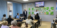 Слушателям волгоградской автошколы напомнили о правилах безопасного проезда через железнодорожные переезды - Комсомольская правда