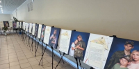На Кировском автовокзале открылась фотовыставка «Семьи Героев» - Кировская правда