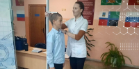 vrach0610Врачи Губкинской районной больницы осмотрели 46 детей в селе Казацкая Степь - Мир Белогорья