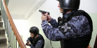 Росгвардейцы задержали мужчину, угрожавшего родственнице ножом - Росгвардия