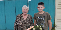Новозыбковских педагогов-ветеранов поздравили на дому - Газета Маяк