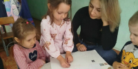1 октября воспитанники детского сада «Улыбка» вместе со специалистом районной библиотеки отправились в сказочное приключение - Колышлейский район