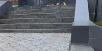 Поломанные скамьи, вырванные с корнем фонари: кто ответит?  - Комитет образования г. Чита