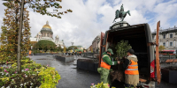 В Петербурге начали демонтаж сада-трансформера на Синем мосту - Петербургский дневник
